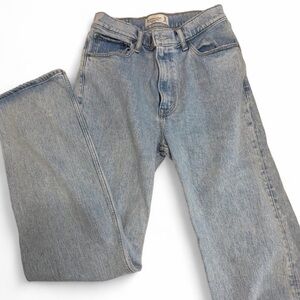 Abercrombie & Fitch 90s high-rise jeans. 6L worn once!